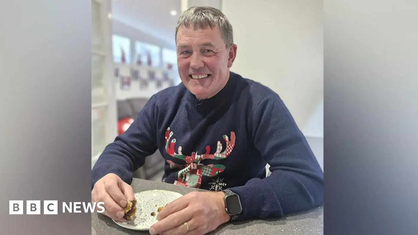 man eats mums 22yearold mince pies