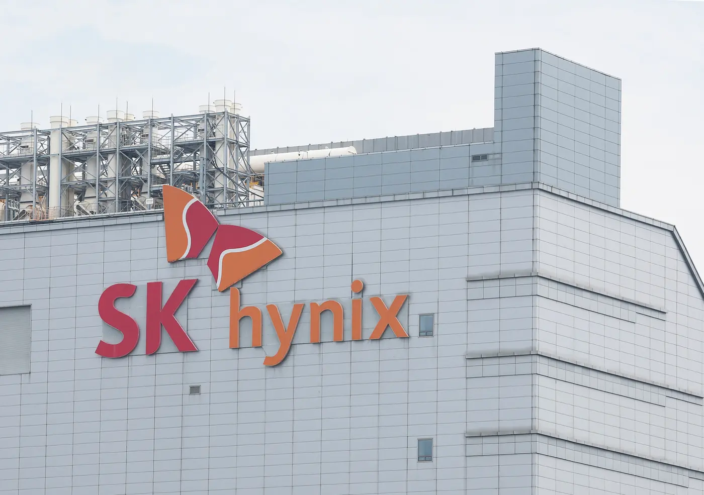 sk hynix dethrones samsung as top dram maker for first time in 30 years