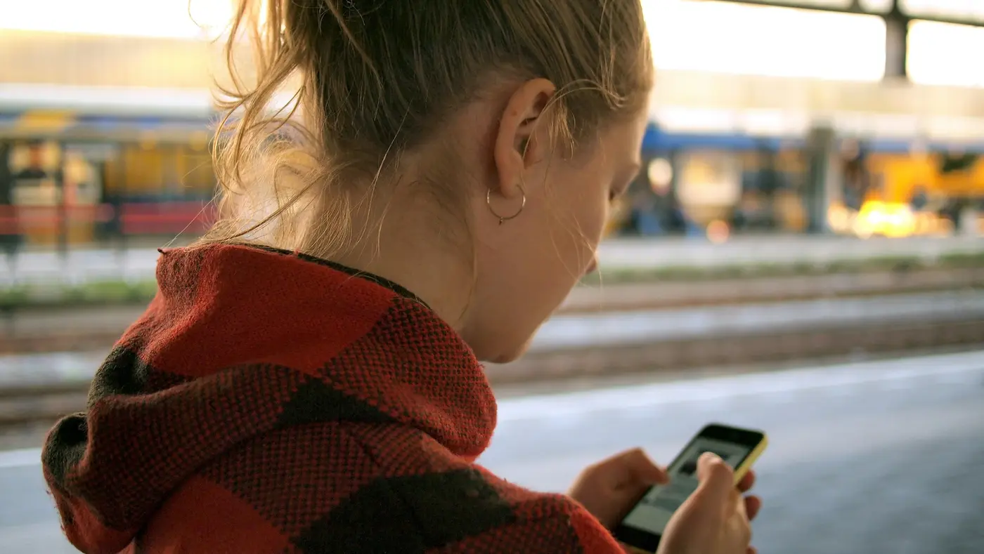 teenagers no longer answer the phone is it a lack of manners or a new trend