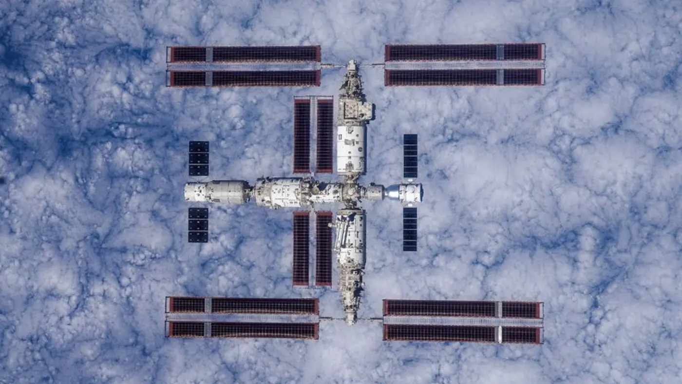 chinese astronauts make rocket fuel and oxygen in space