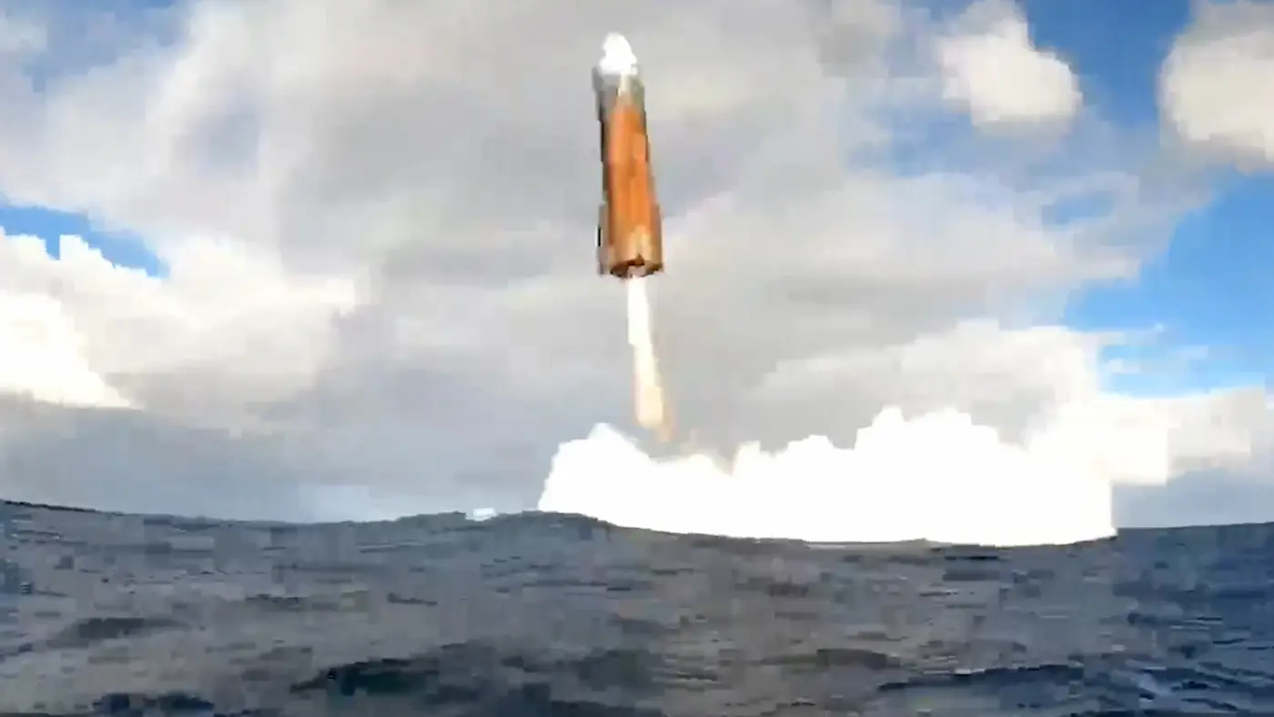 spacexx27s giant starship mars rocket nails critical 10th test flight