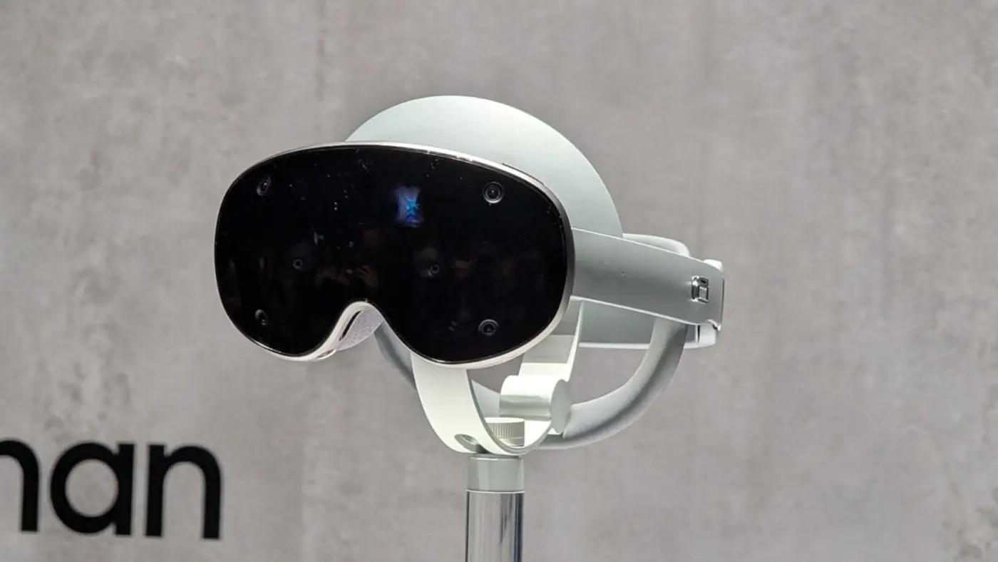 vr headsets are better than ever and no one seems to care