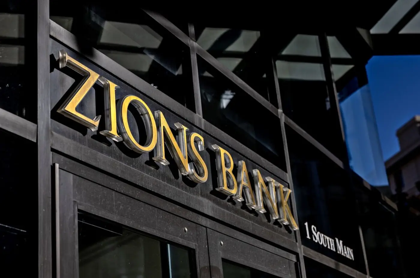 banksx27 trio of alleged frauds spark fears of broader issues