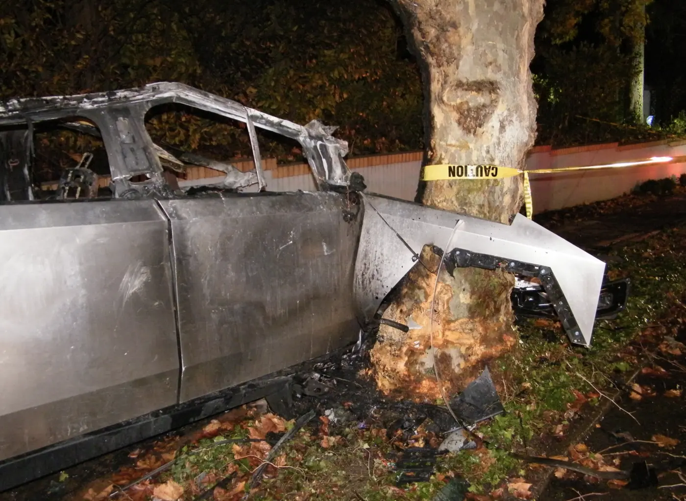 x27dangerous design choicesx27 trapped teens in cybertruck crash lawsuit claims