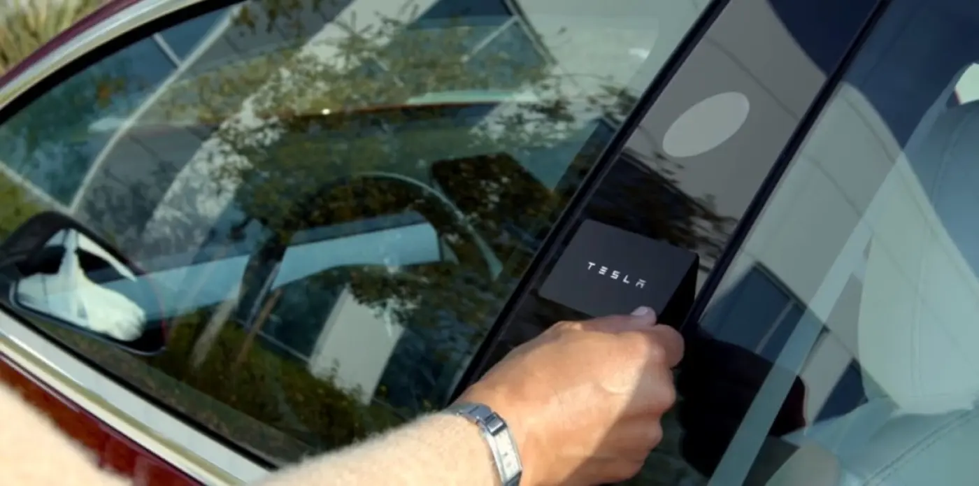 tesla may no longer include key cards with new vehicles