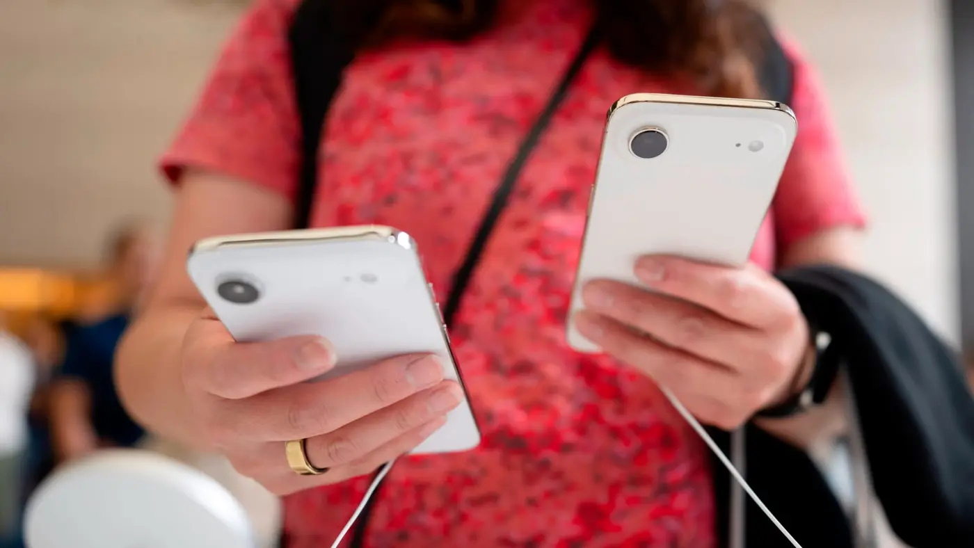 why canx27t i buy a small smartphone