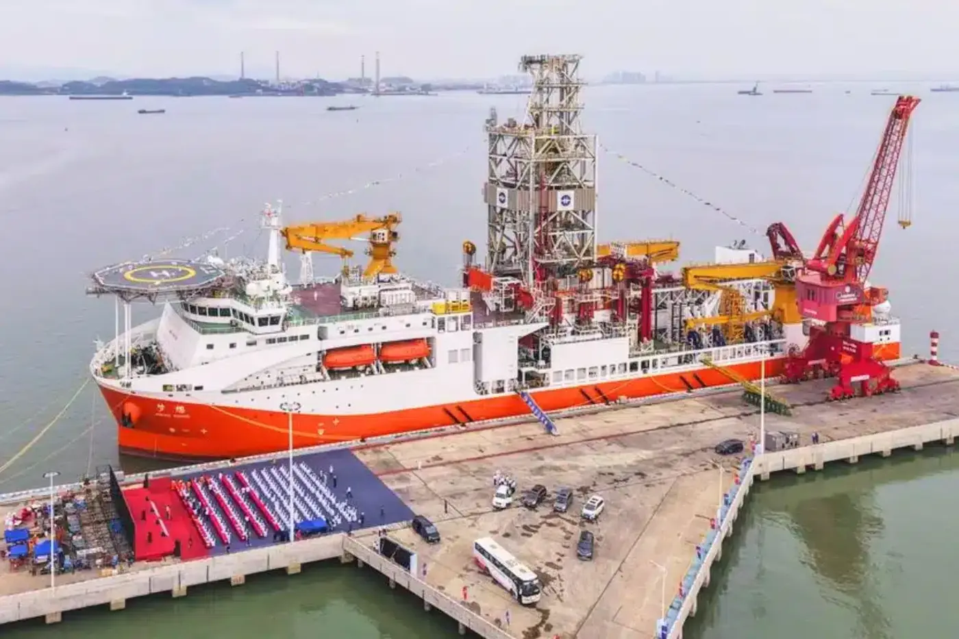 42600 ton ship to break the world record for the deepest drill at 7 miles