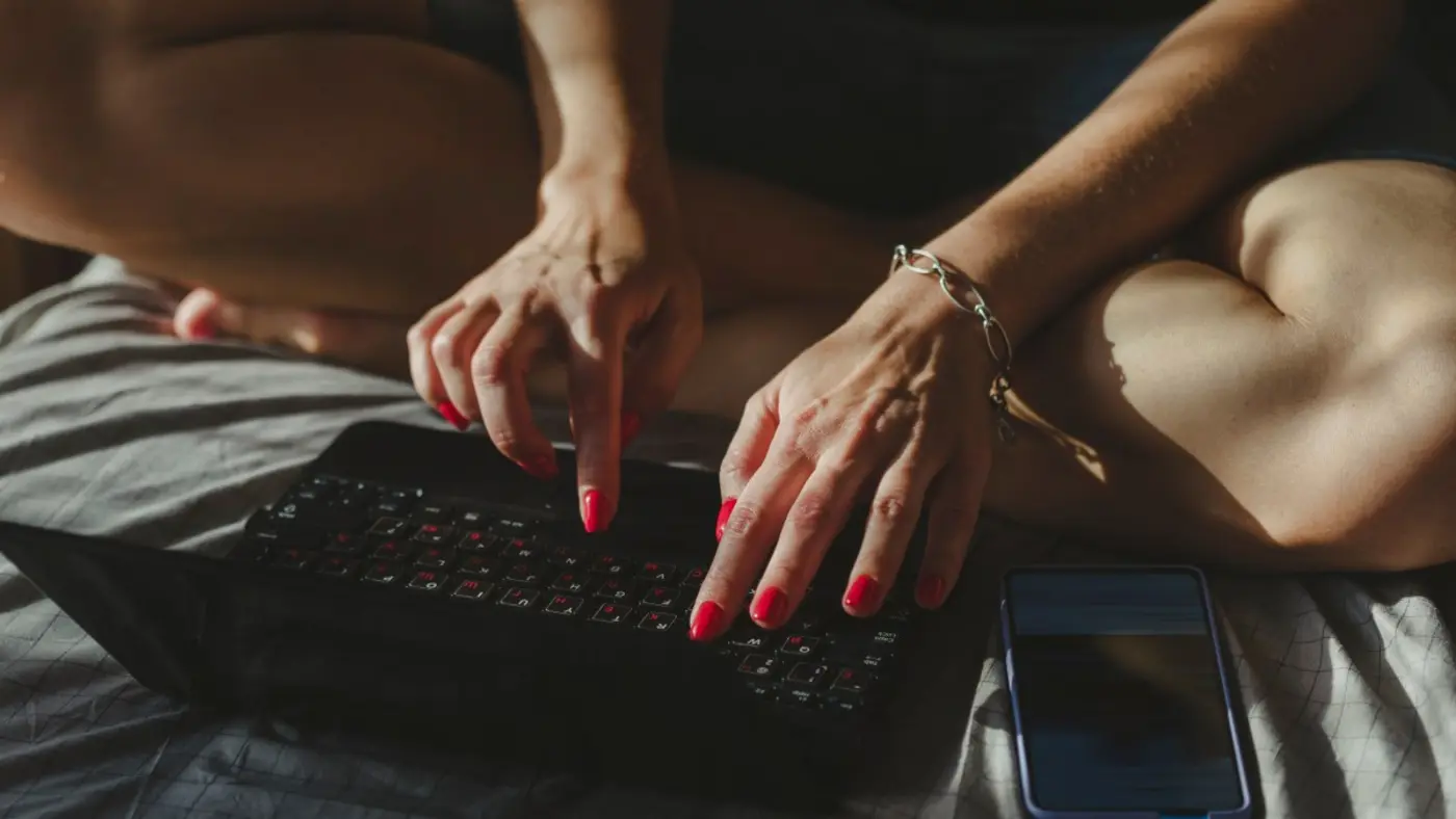 female spies are waging x27sex warfarex27 to steal silicon valley secrets