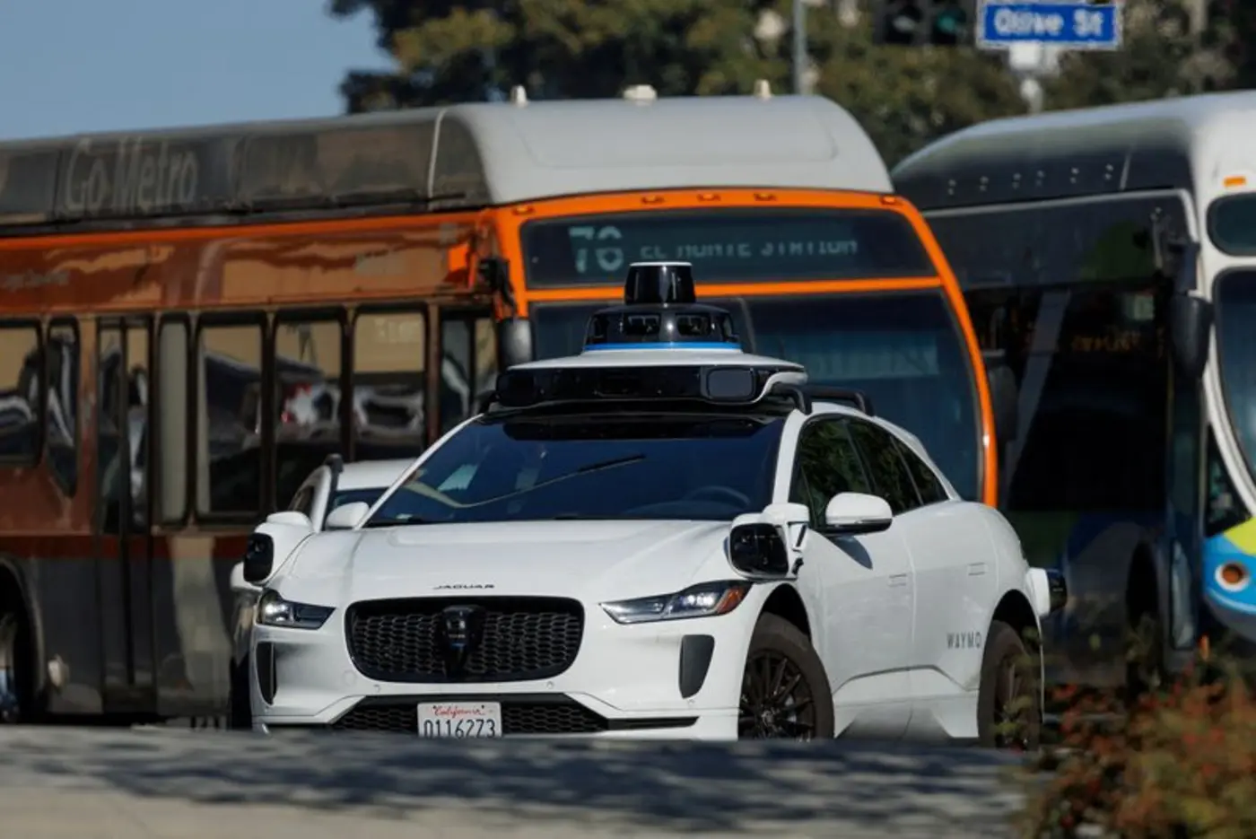 us probes alphabet unit waymo robotaxis over school bus safety