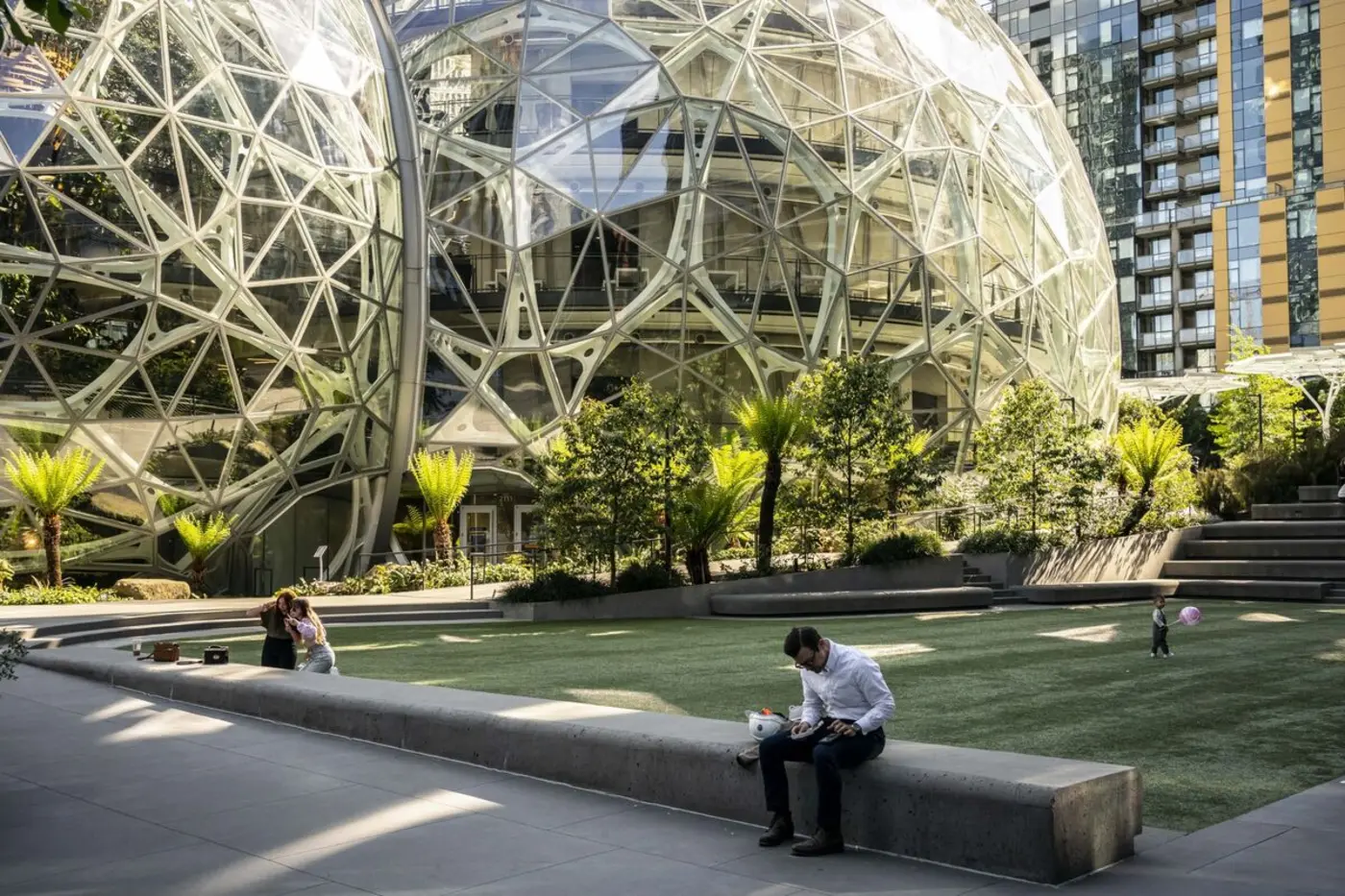 amazon plans to cut 30k corporate jobs reuters reports
