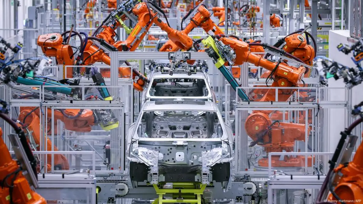 germanyx27s porsche pauses shift to evs as profits tank video