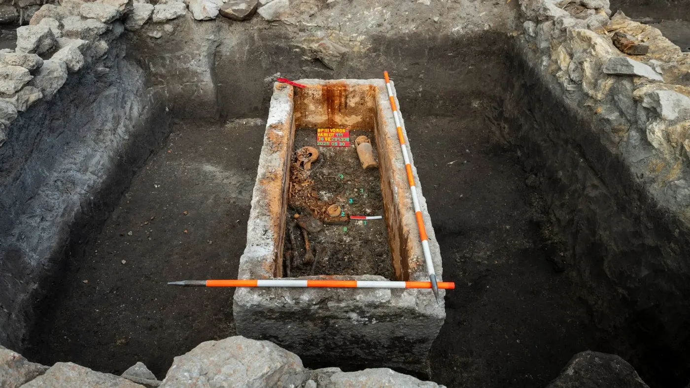 1700yearold roman sarcophagus is unearthed in budapest