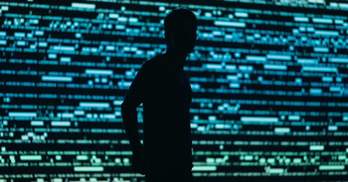 india orders apple to preinstall an undeletable state security app on iphones