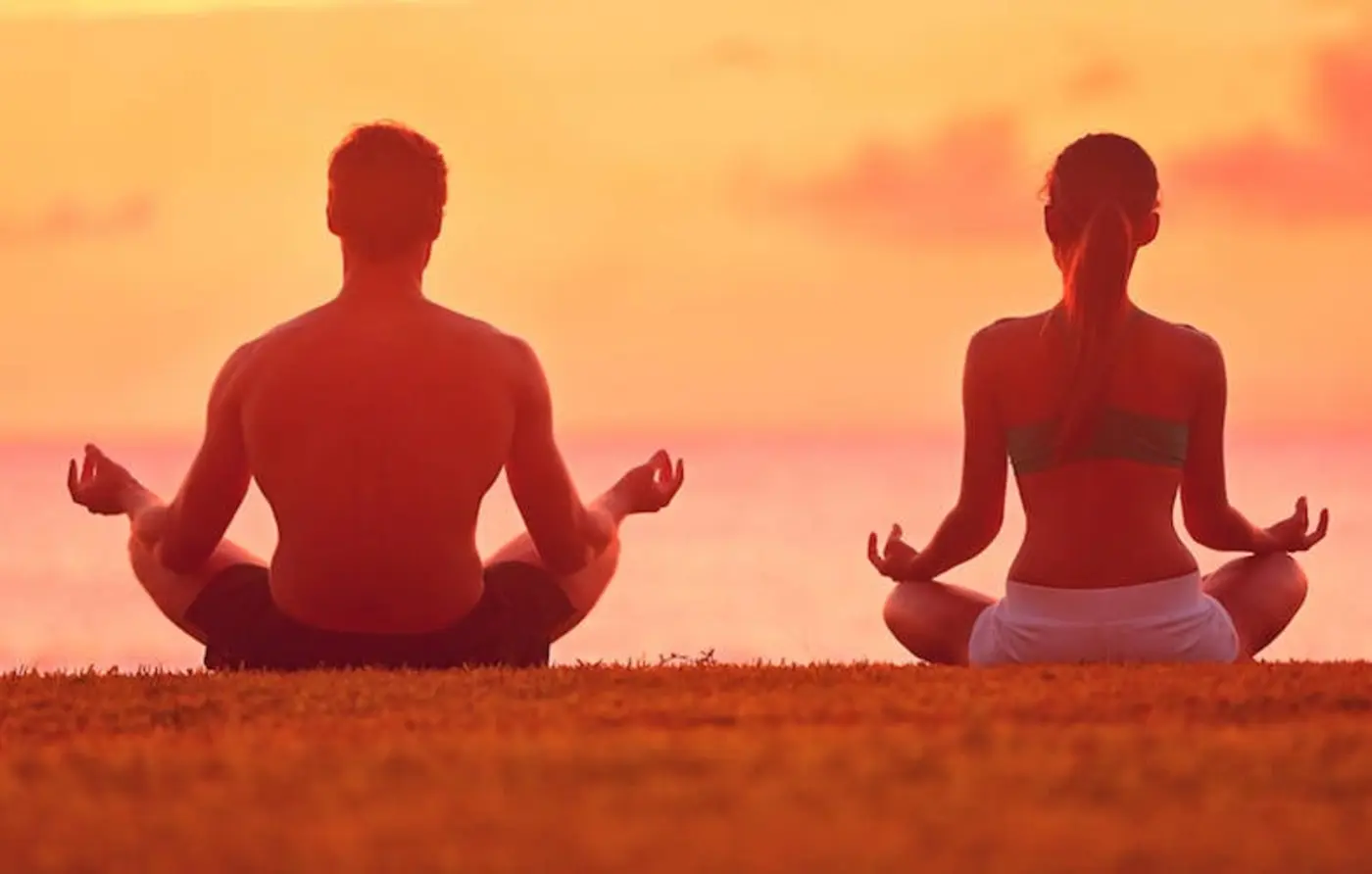 two paths to enlightenment av linux 25 and mx moksha step forward