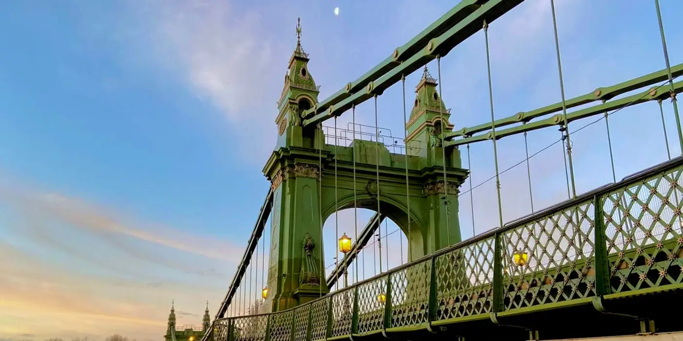 hammersmith bridge where did 25000 vehicles go