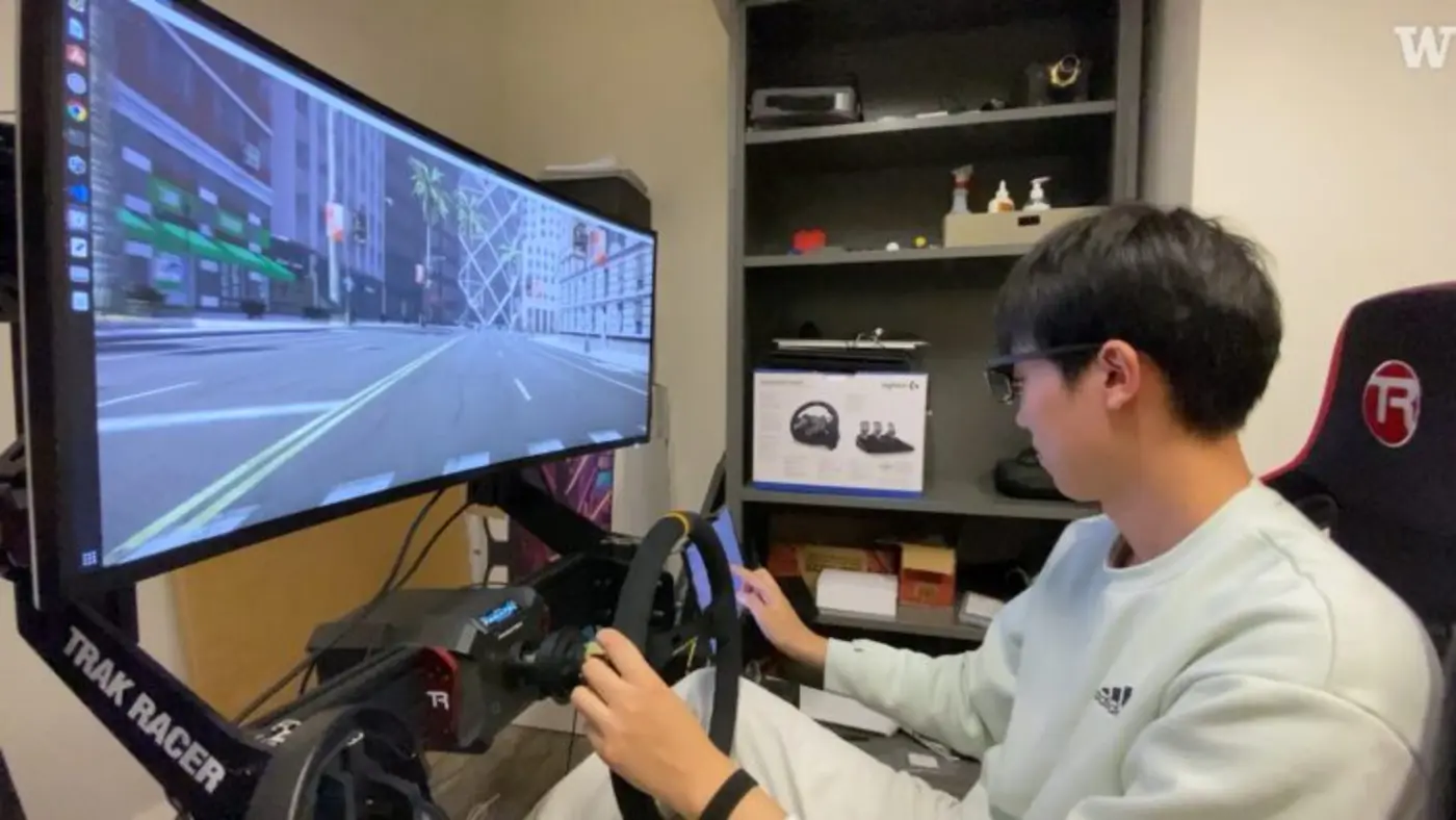 drivers struggle to multitask when using dashboard touch screens study finds