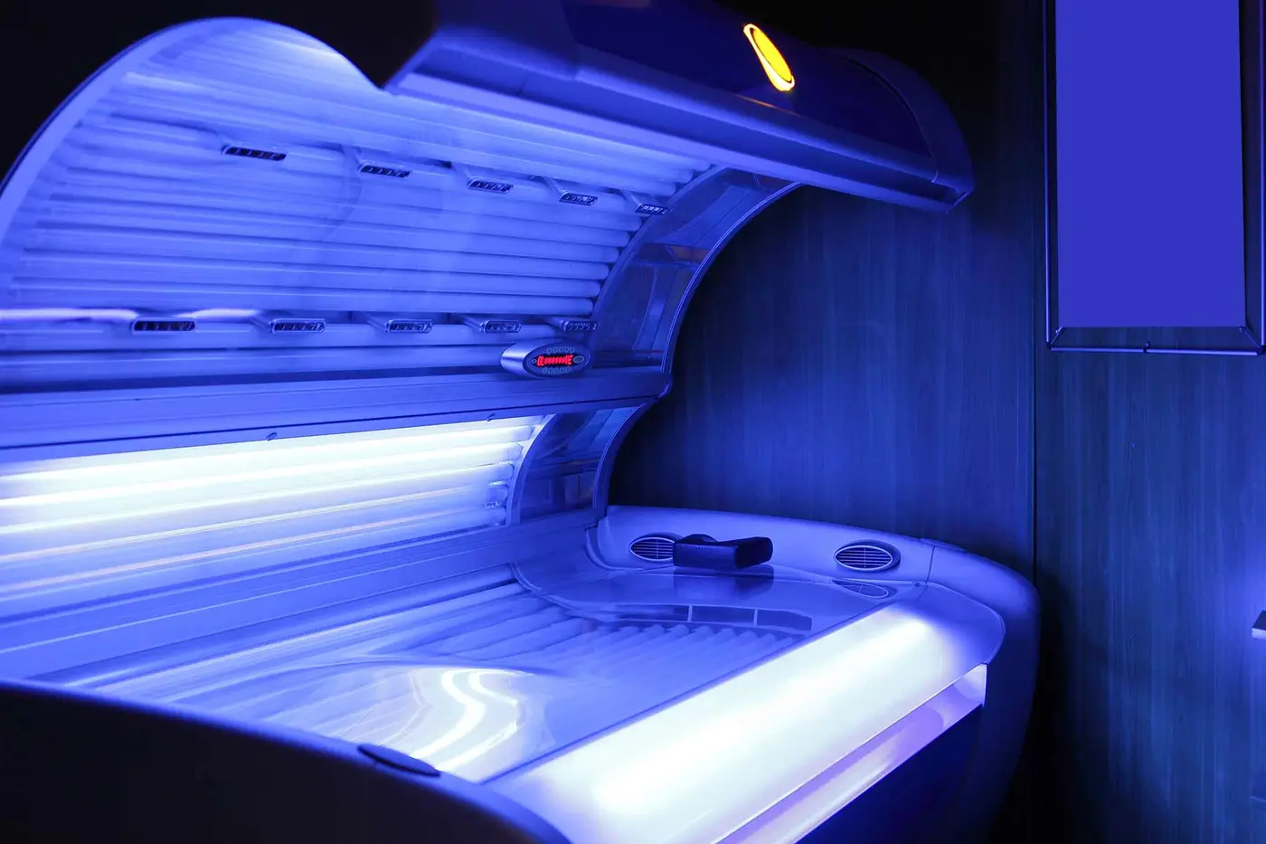 indoor tanning makes youthful skin much older on a genetic level