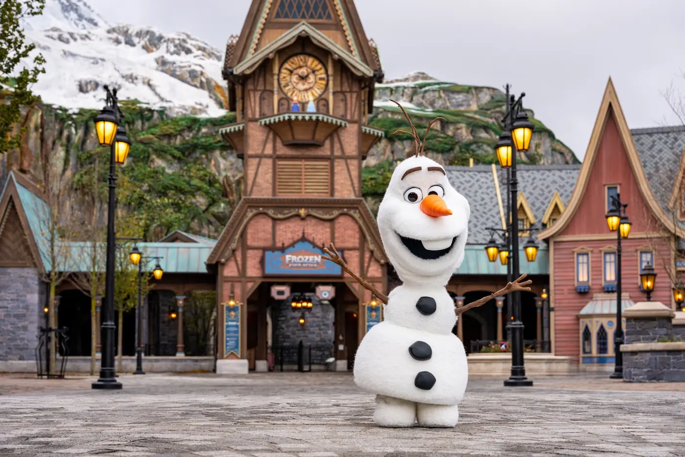 disney imagineering debuts nextgeneration robotic character olaf