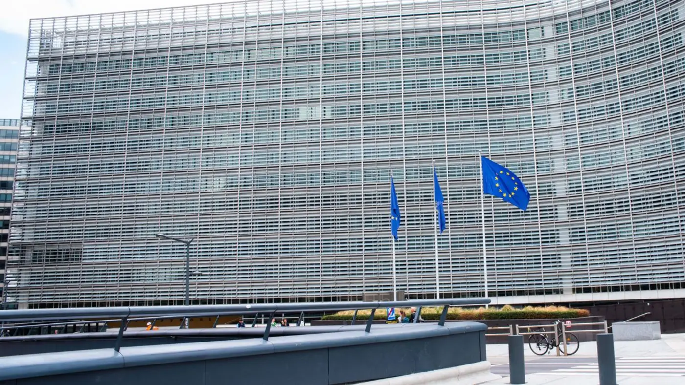 eu to retaliate on tariffs