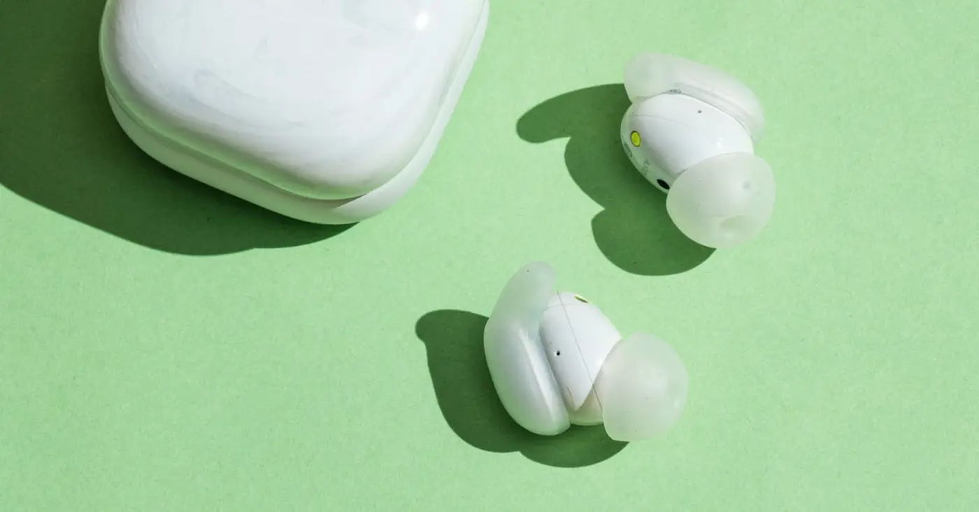 wireless earbuds can be hacked