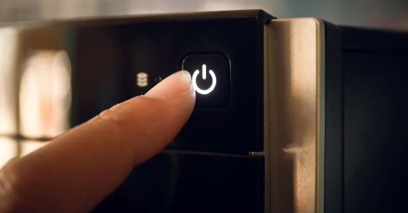 windows 11 shutdown bug forces microsoft into outofband damage control