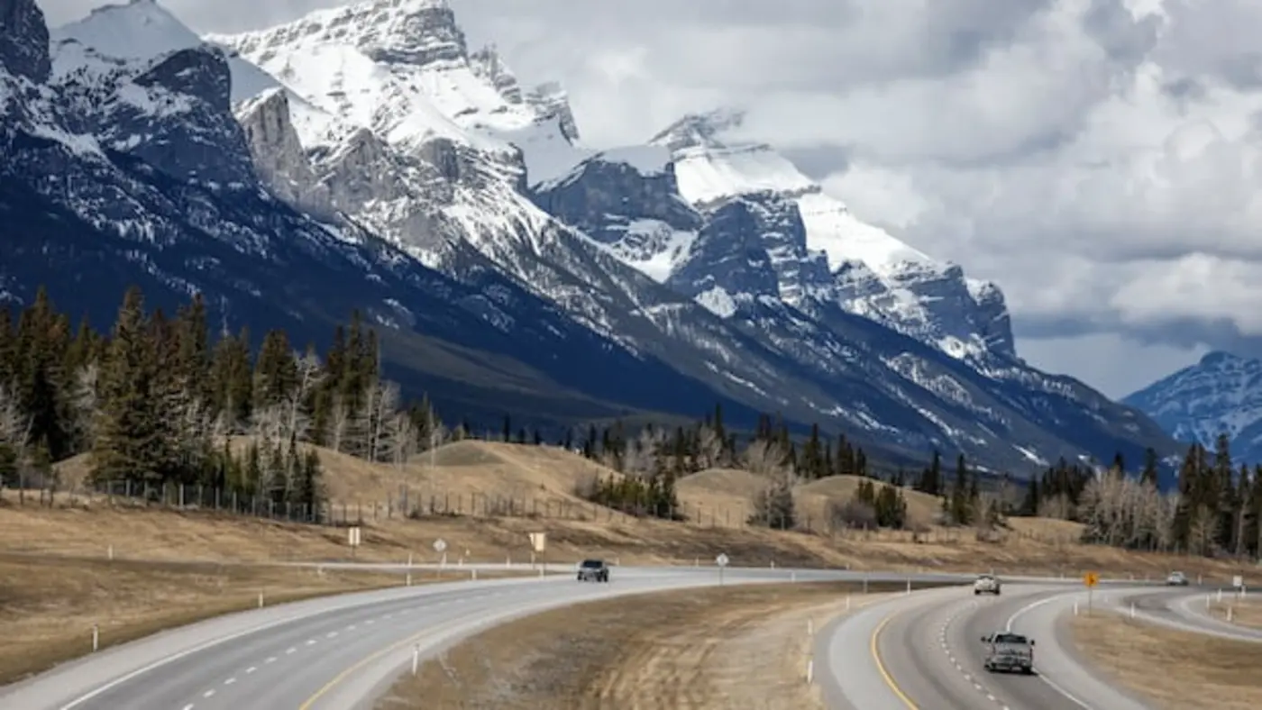 warming temperatures are shrinking snowpack in key canadian watersheds