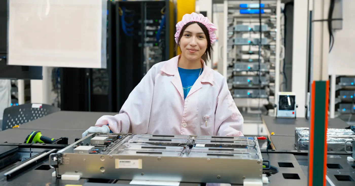 apple accelerates us manufacturing