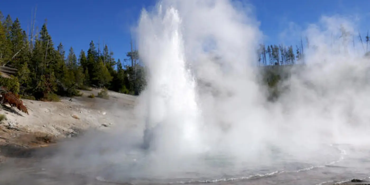 the largest acidic geyser has been putting on quite a show