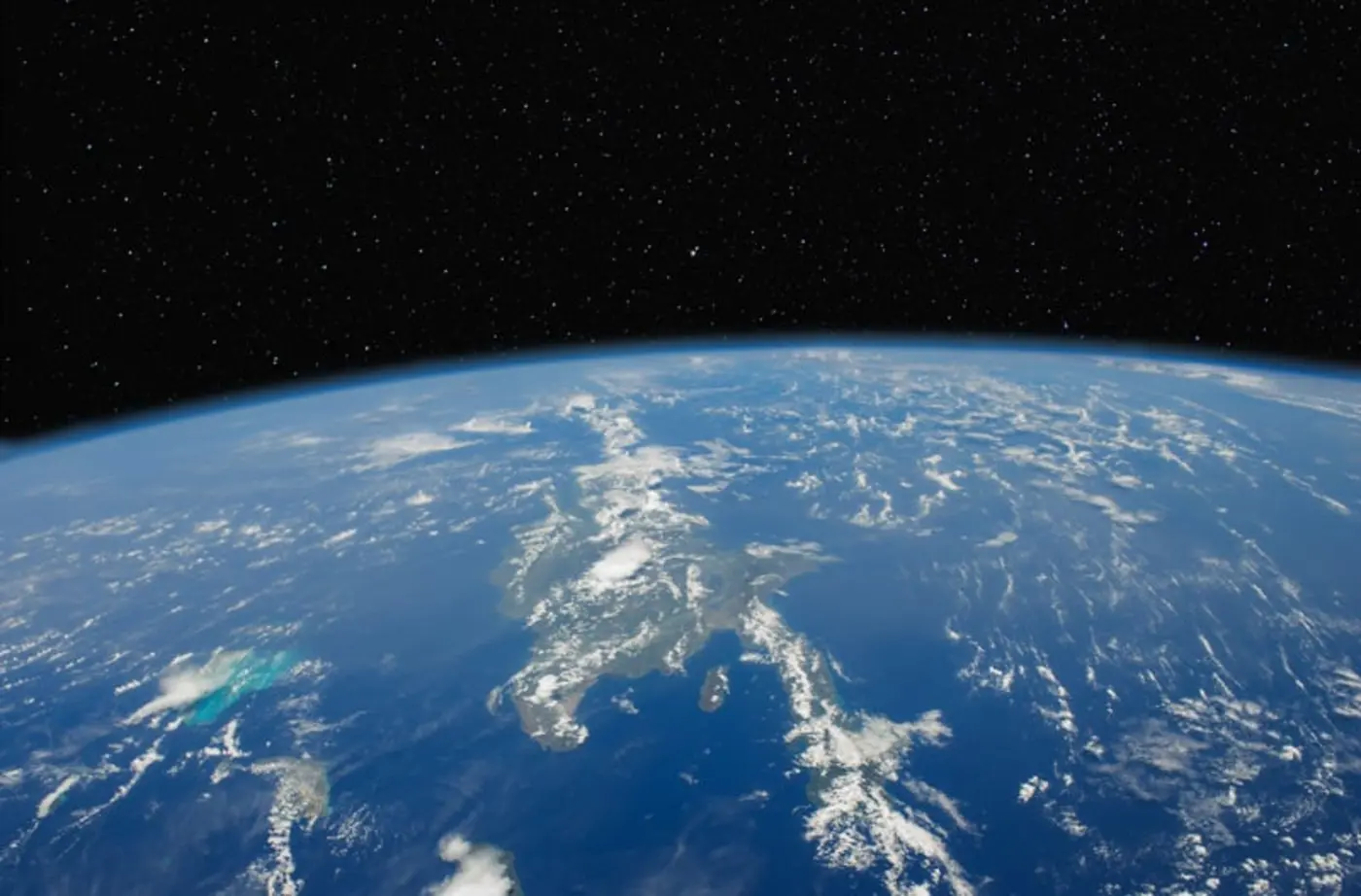 amazon tells fcc to bin spacexx27s millionsatellite datacenter dream