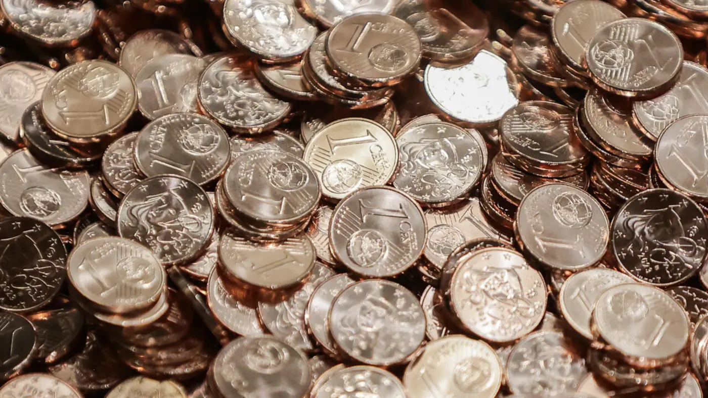 spanish police arrest hacker who booked luxury hotels for one cent