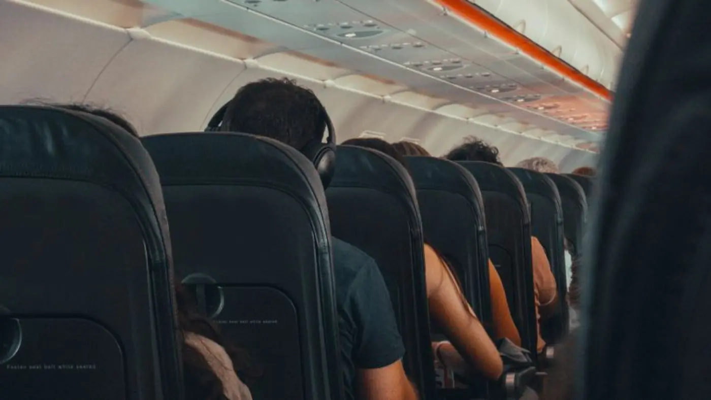 passengers who refuse to use headphones can now be kicked off united flights