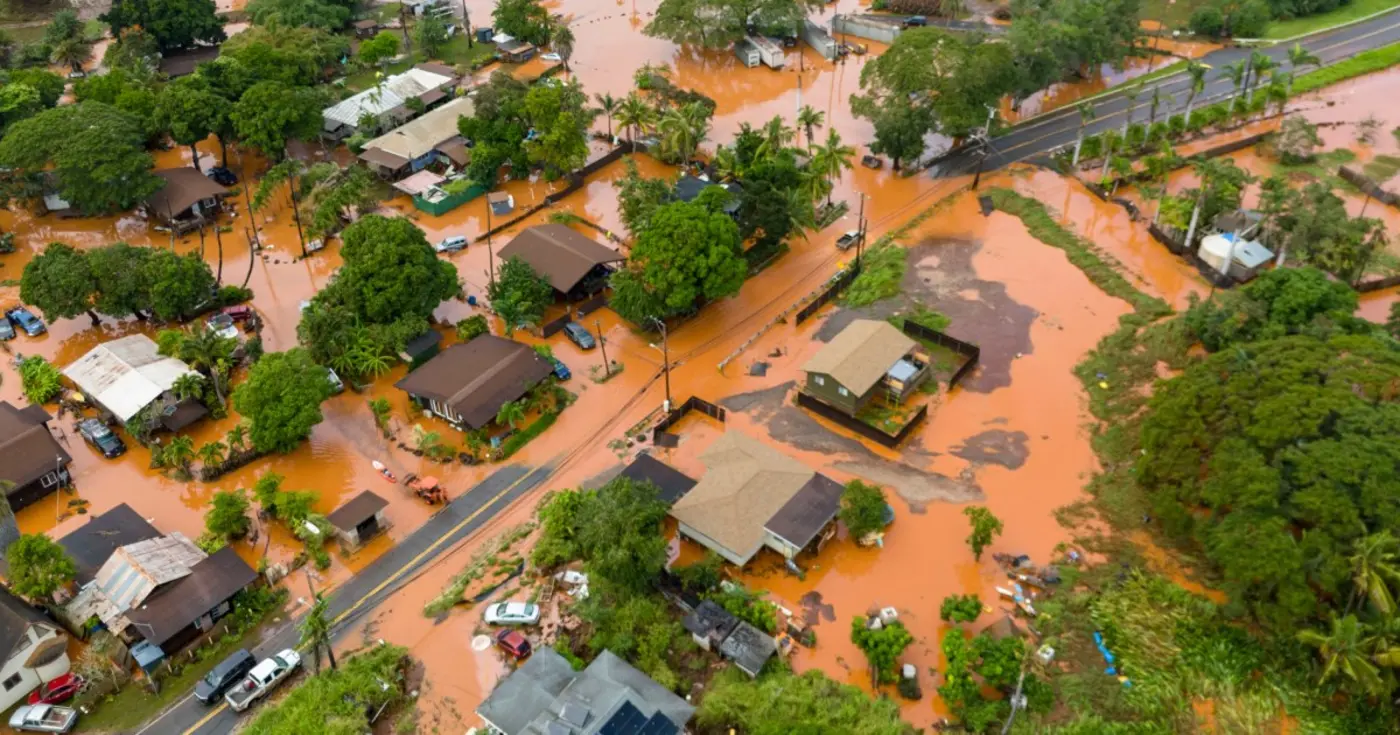 hawaiix27s worst flooding in 20 years threatens dam prompts evacuations