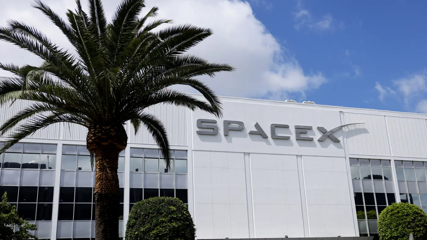 investors salivate over spacexx27s mega ipo the company reportedly lost 5b