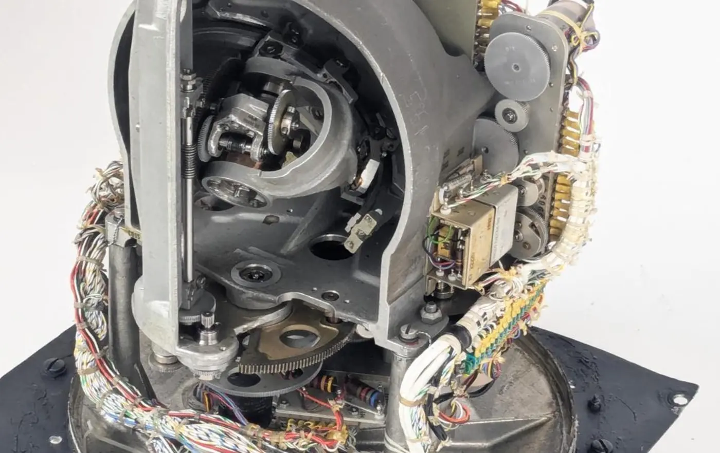 the electromechanical angle computer inside the b52 bomberx27s star tracker