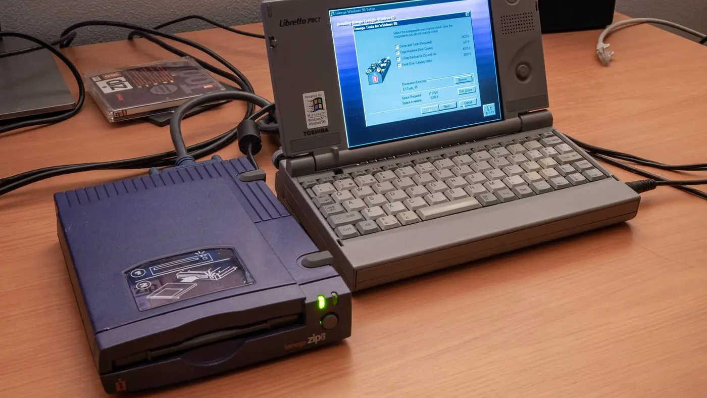 why zip drives dominated the 90s then vanished almost overnight