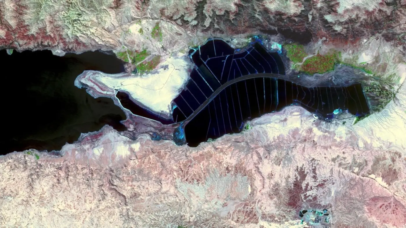 the bromine chokepoint how strife could halt production of worlds memory chips