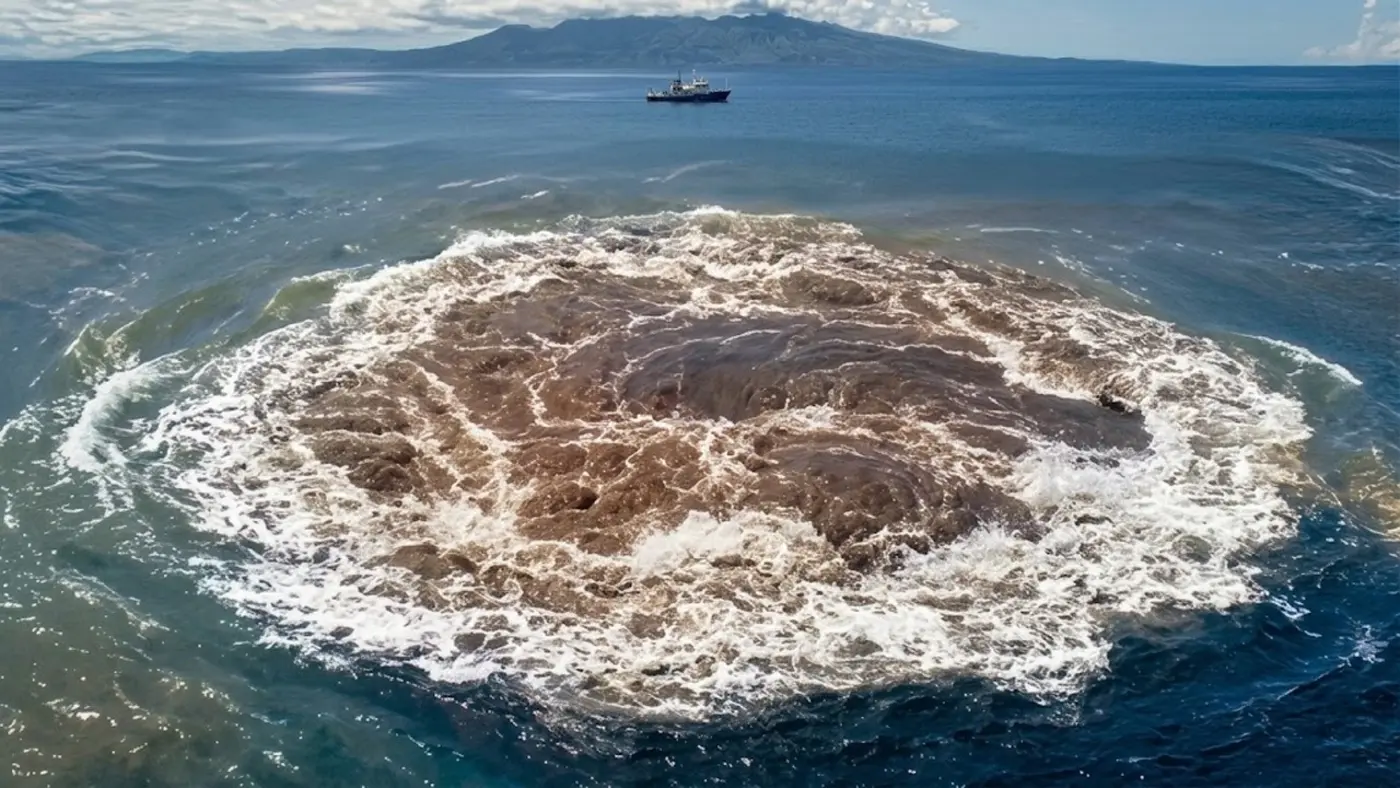 first time filmed in a decade underwater volcano eruption kavachi video
