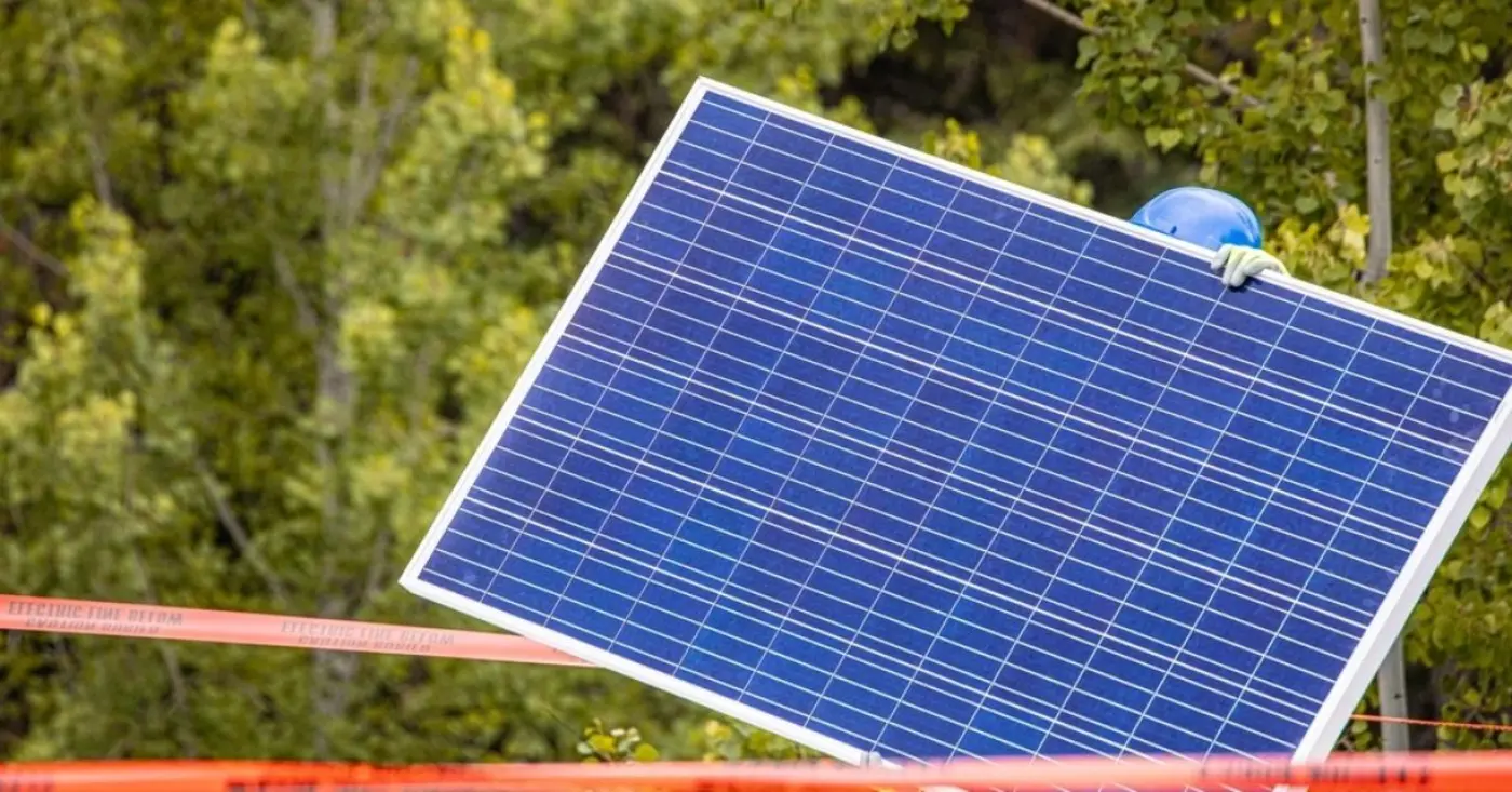 china shipped a record 68 gw of solar in march herex27s why it matters