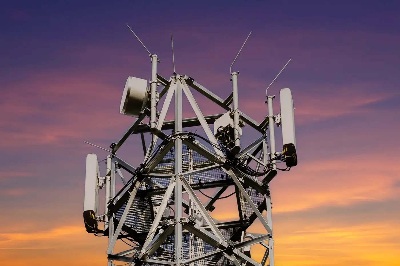 surveillance campaigns use commercial tools exploit longknown vulnerabilities