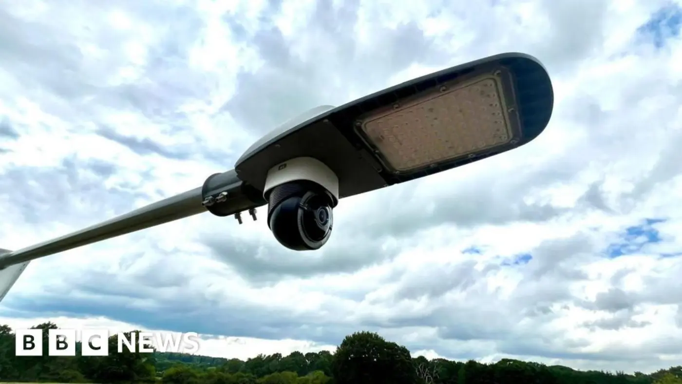 uk firm pioneers data centres using lampposts