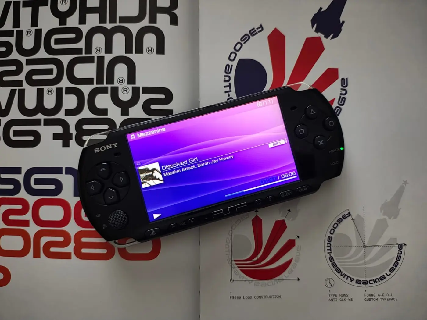why everyonex27s picking up a psp again in 2026