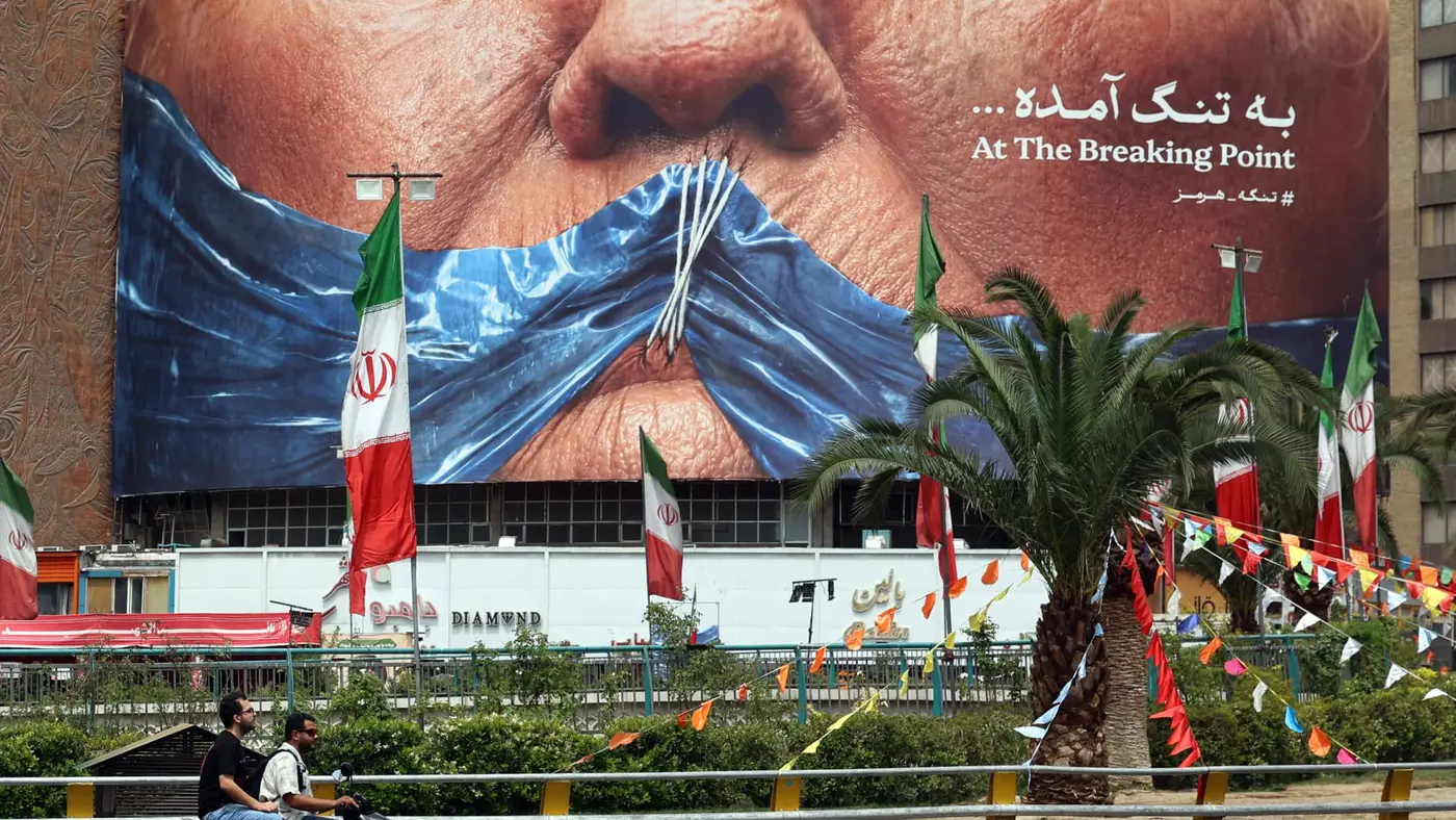 iran stops negotiations with us vows to x27completelyx27 block strait of hormuz
