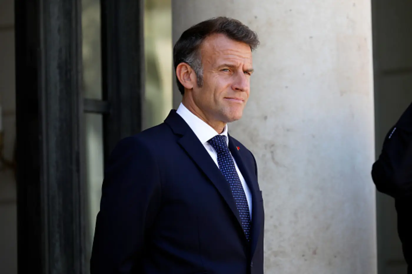 macron announces 93b euros in x27choose francex27 investments
