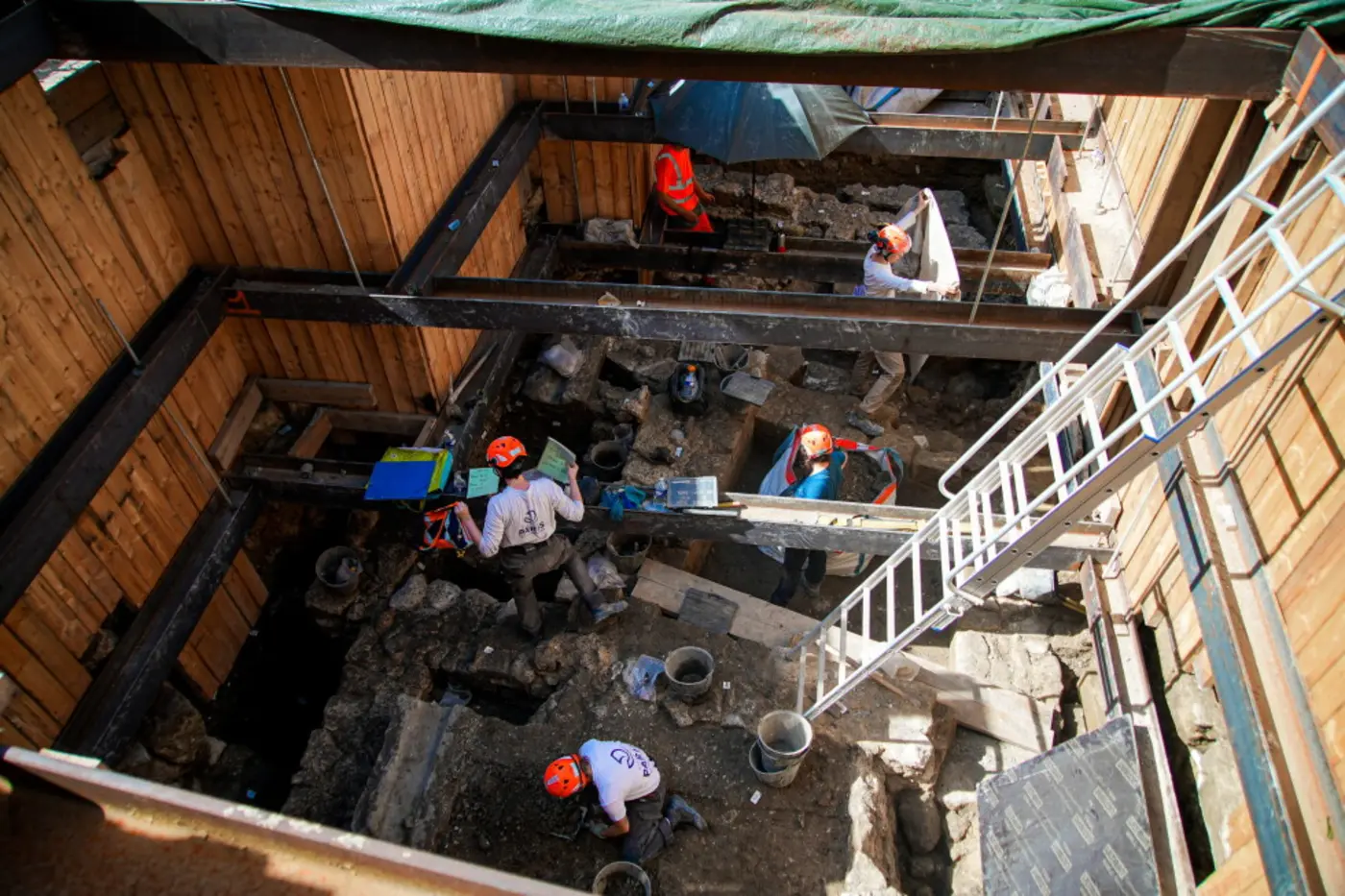under notre dame a x27dig of the centuryx27 unearths 1700 years of history