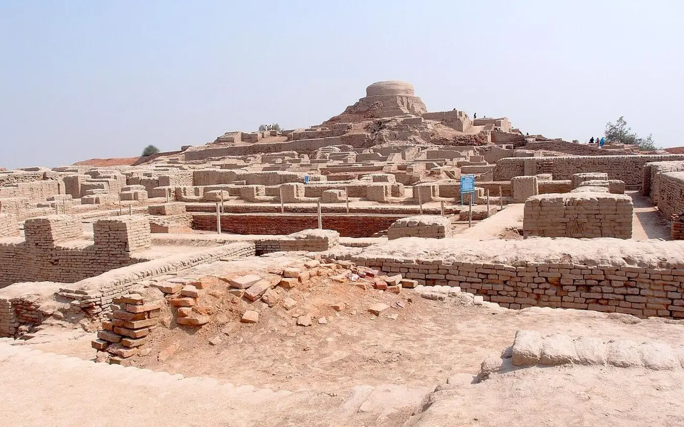 4k years ago mohenjodaro grew more equal over time