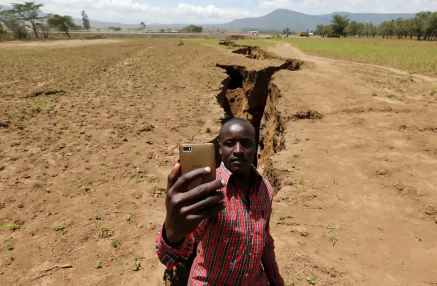 a rift is splitting africa apart forming earthx27s sixth ocean