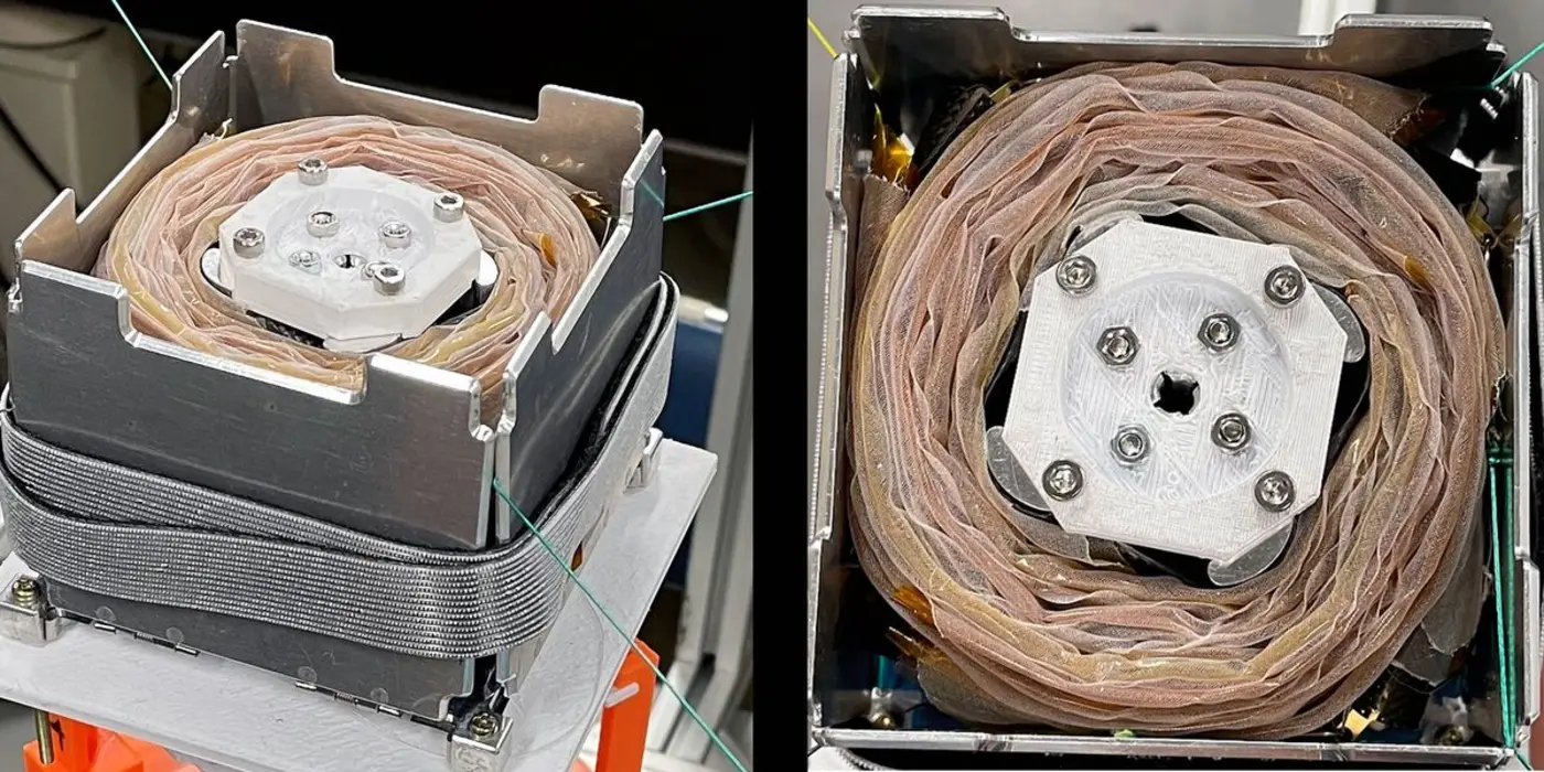 foldable reflectarray turbocharges cubesatsx27 data rates