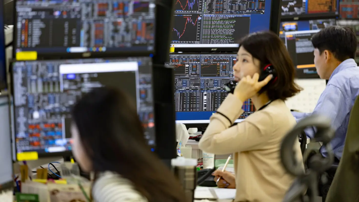 tech selloff widens as south korea index plunges