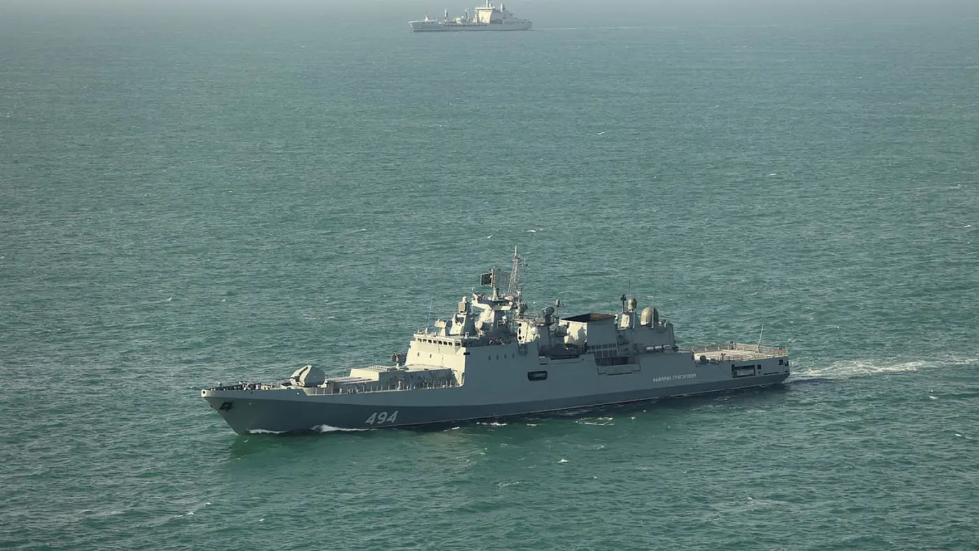 russian warship x27fires warning shot at a british yacht in english channelx27