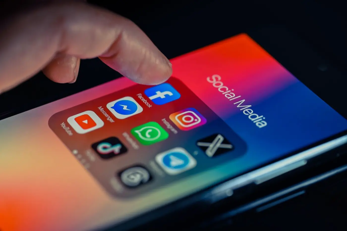 uk unveils social media ban for users under 16